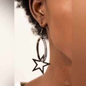 Superstar Showcase Black  Earrings